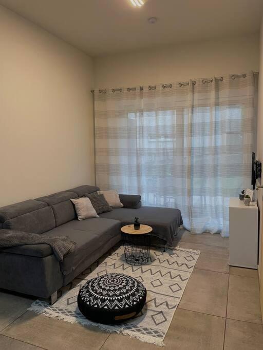 Gartenwohnung Mit Terrasse Und Parkplatz 格拉茨 外观 照片